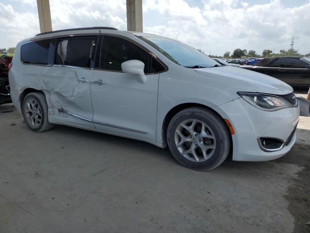 Photo 4 from auction – 2017 CHRYSLER PACIFICA T with VIN 2C4RC1BG6HR542025