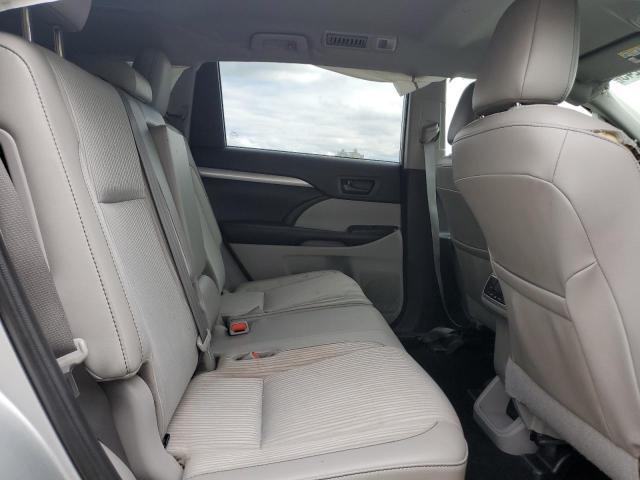 Photo 11 from auction – 2019 TOYOTA HIGHLANDER with VIN 5TDZZRFH6KS297578