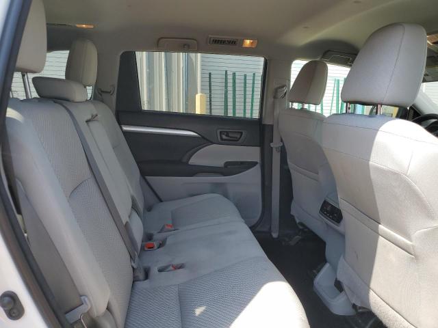 Photo 11 from auction – 2018 TOYOTA HIGHLANDER with VIN 5TDBGRFH3JS048273