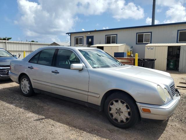 Photo 4 from auction – 1997 MERCEDES-BENZ E 320 with VIN WDBJF55F9VA330720
