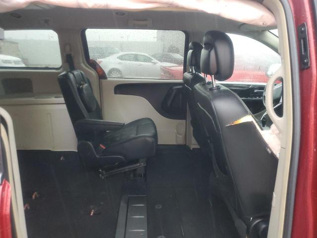 Photo 11 from auction – 2016 CHRYSLER TOWN & COU with VIN 2C4RC1BGXGR110682