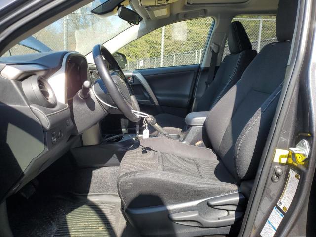 Photo 7 from auction – 2017 TOYOTA RAV4 XLE with VIN JTMRFREV0HJ109577