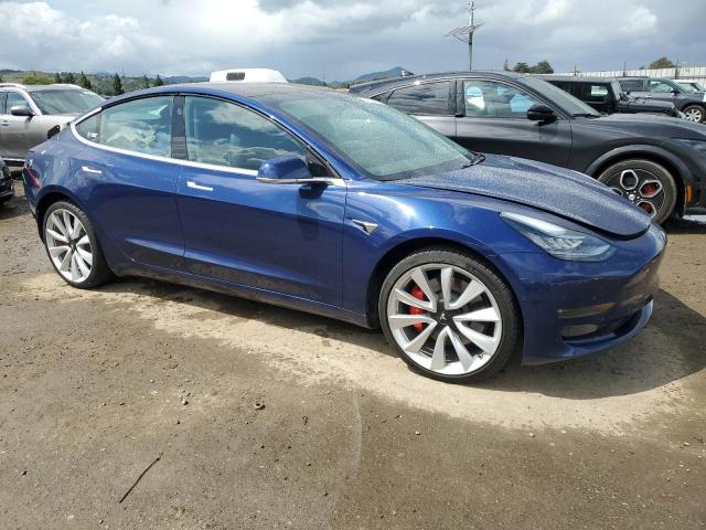 Снимка 4 от търг – 2018 TESLA MODEL 3 с VIN 5YJ3E1EB2JF072321
