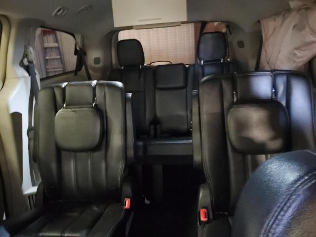 Photo 10 from auction – 2015 CHRYSLER TOWN & COU with VIN 2C4RC1BG4FR673211