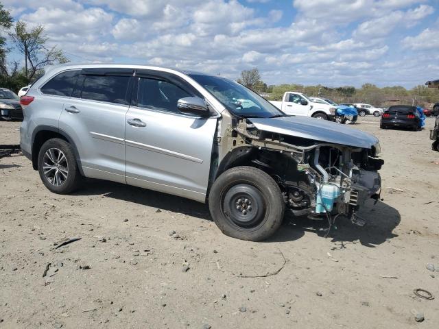 Photo 4 from auction – 2017 TOYOTA HIGHLANDER with VIN 5TDBZRFH5HS413587