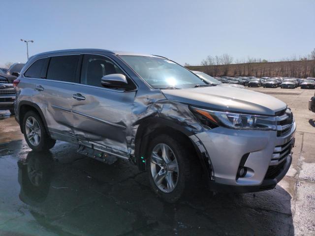 Photo 4 from auction – 2017 TOYOTA HIGHLANDER with VIN 5TDDZRFHXHS361852