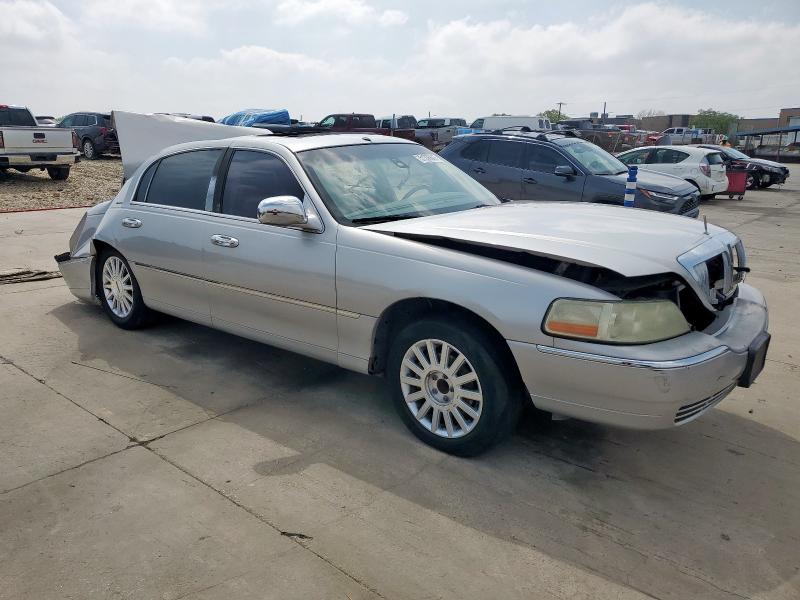 Photo 4 from auction – 2003 LINCOLN TOWN CAR S with VIN 1LNHM82W43Y604255