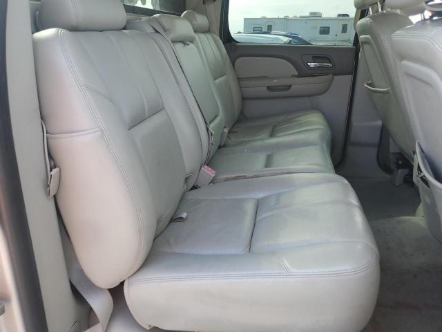Photo 10 from auction – 2010 CHEVROLET AVALANCHE LT with VIN 3GNVKFE04AG134199