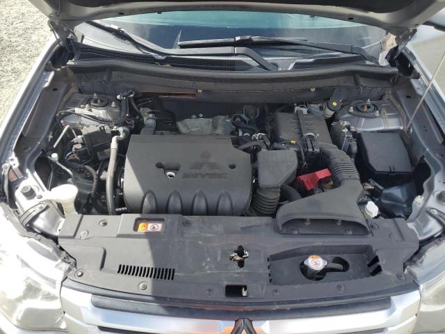 Photo 12 from auction – 2015 MITSUBISHI OUTLANDER with VIN JA4AD3A31FZ013518