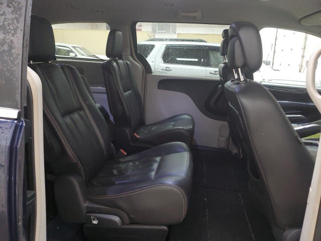 Photo 11 from auction – 2012 CHRYSLER TOWN & COU with VIN 2C4RC1BG4CR216782