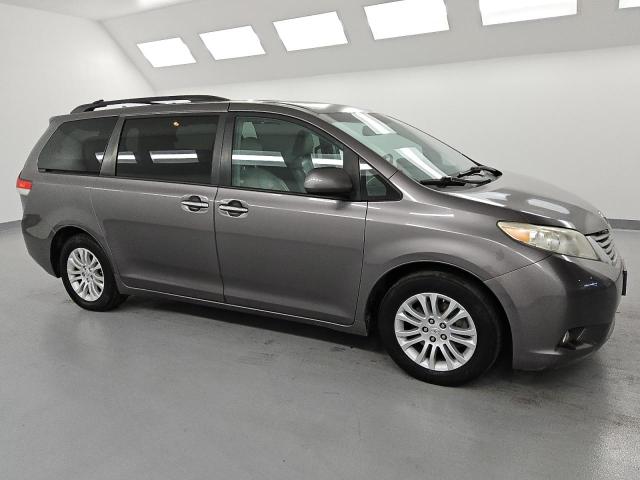 Photo 4 from auction – 2011 TOYOTA SIENNA XLE with VIN 5TDYK3DC2BS013531