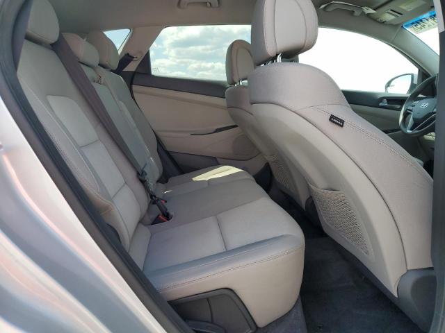 Photo 11 from auction – 2016 HYUNDAI TUCSON SE with VIN KM8J23A47GU129370