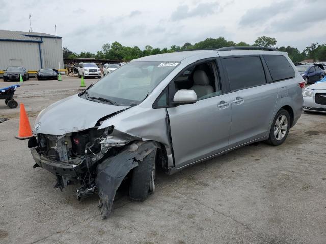 TOYOTA SIENNA LE 2017 with VIN 5TDKZ3DCXHS866172 - Photo from auction