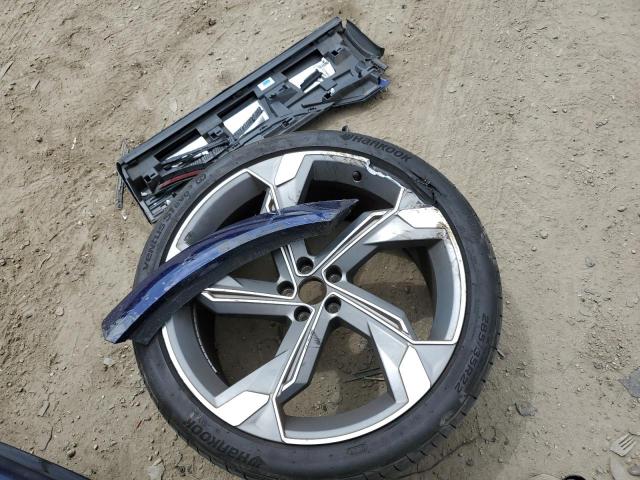Photo 13 from auction – 2022 AUDI E-TRON S P with VIN WA1VCBGE3NB009954