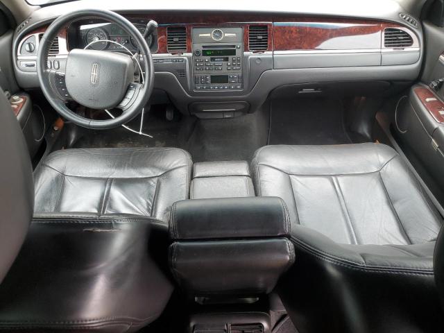 Photo 8 from auction – 2011 LINCOLN TOWN CAR E with VIN 2LNBL8EV5BX759455