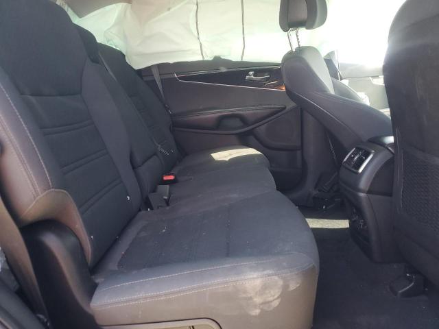 Photo 11 from auction – 2016 KIA SORENTO LX with VIN 5XYPGDA38GG001671