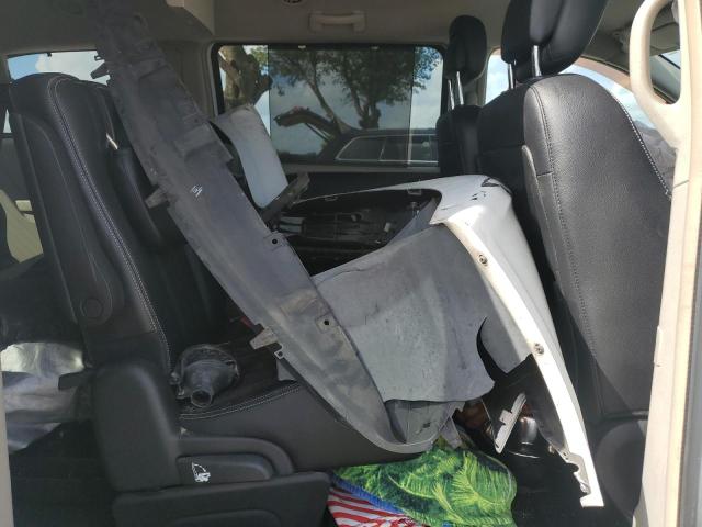 Photo 11 from auction – 2014 CHRYSLER TOWN & COU with VIN 2C4RC1CG1ER171074