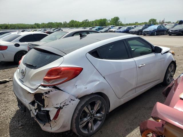 Photo 3 from auction – 2017 HYUNDAI VELOSTER with VIN KMHTC6AD8HU324211