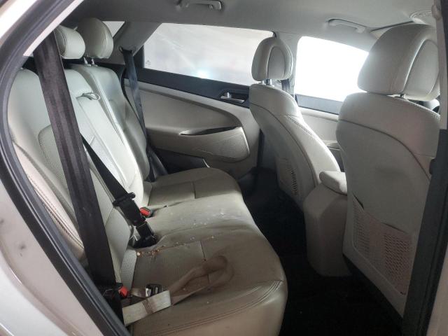 Photo 11 from auction – 2018 HYUNDAI TUCSON SE with VIN KM8J2CA43JU697932