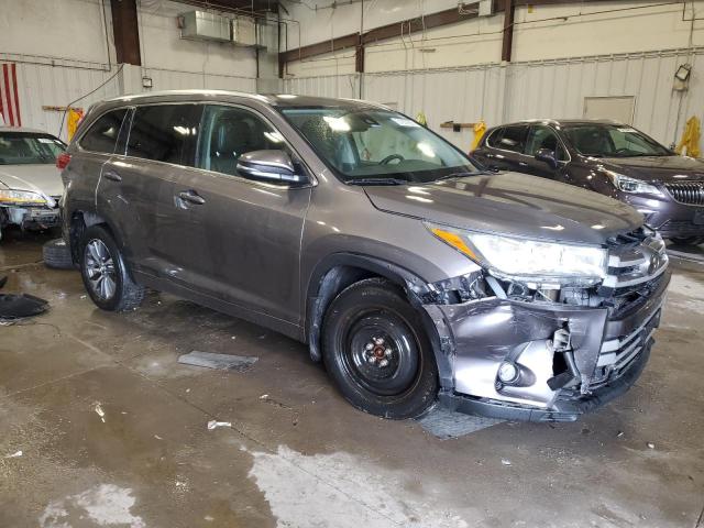 Photo 4 from auction – 2017 TOYOTA HIGHLANDER with VIN 5TDJZRFH0HS521157