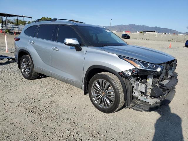 صورة رقم 4 من المزاد - 2020 TOYOTA HIGHLANDER مع VIN 5TDFZRAH0LS001627