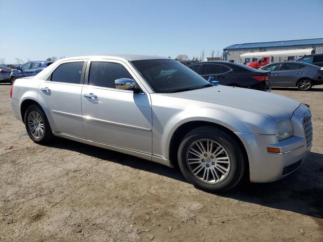 Photo 4 from auction – 2010 CHRYSLER 300 TOURIN with VIN 2C3CA5CVXAH105404