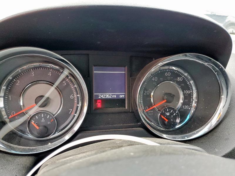 Photo 9 from auction – 2015 CHRYSLER TOWN & COU with VIN 2C4RC1BG3FR583290