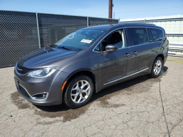 CHRYSLER PACIFICA T 2017 with VIN 2C4RC1EGXHR778592 - Photo from auction