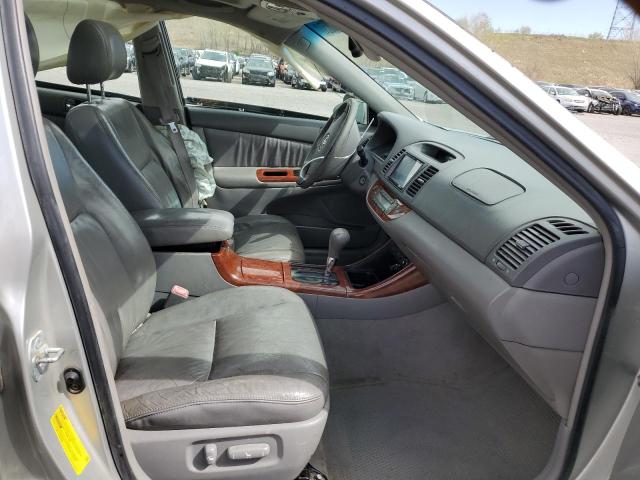 Photo 7 from auction – 2004 TOYOTA CAMRY LE with VIN 4T1BE30K34U926674