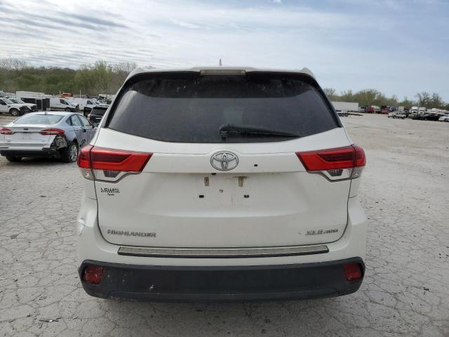 Photo 6 from auction – 2019 TOYOTA HIGHLANDER with VIN 5TDJZRFH1KS598076