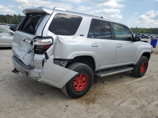 Photo 3 from auction – 2014 TOYOTA 4RUNNER SR5 with VIN JTEZU5JR2E5083121