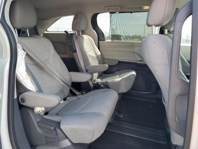 Photo 11 from auction – 2021 TOYOTA SIENNA LE with VIN 5TDKRKEC7MS027437