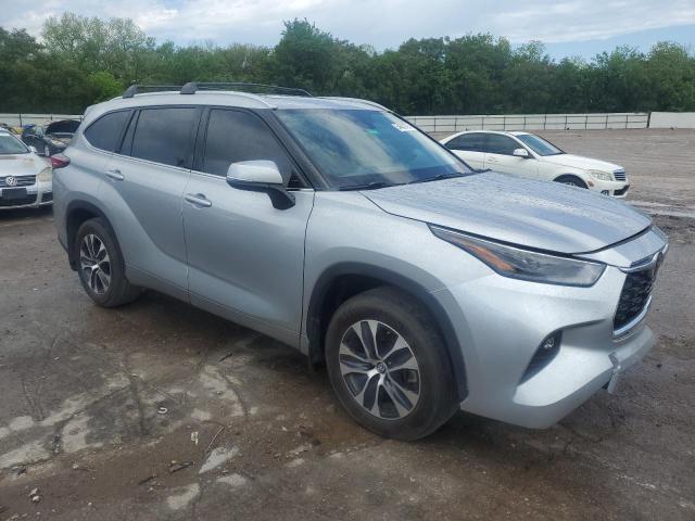 Photo 4 from auction – 2022 TOYOTA HIGHLANDER with VIN 5TDGZRAH3NS541805