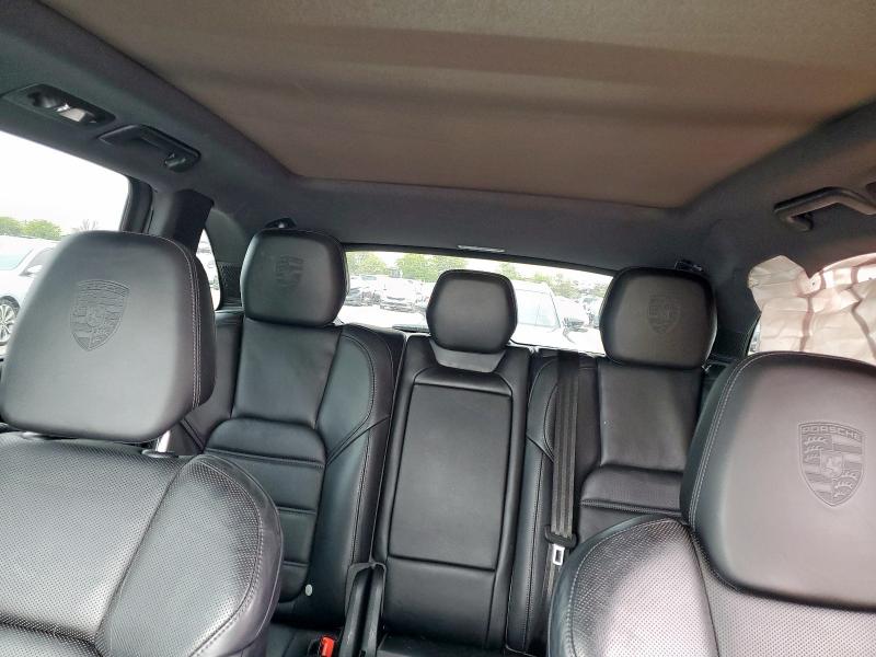 Снимка 10 от търг – 2018 PORSCHE CAYENNE SE с VIN WP1AE2A22JLA70261