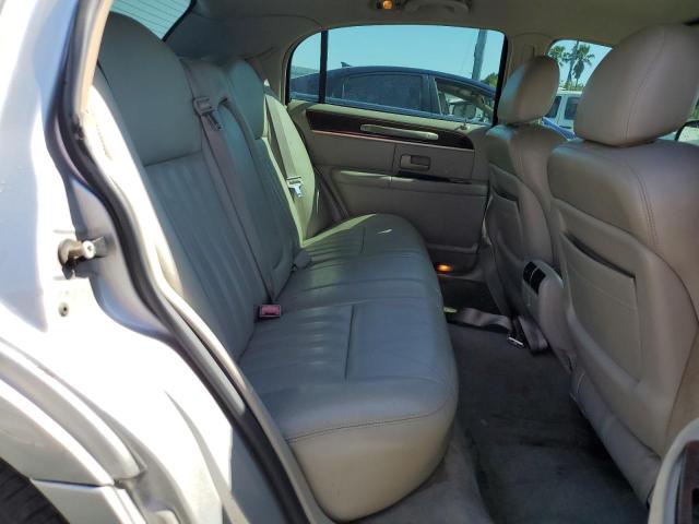 Photo 10 from auction – 2004 LINCOLN TOWN CAR E with VIN 1LNHM81W04Y651382
