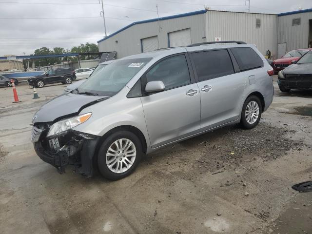 TOYOTA SIENNA XLE 2017 with VIN 5TDYZ3DC5HS836006 - Photo from auction