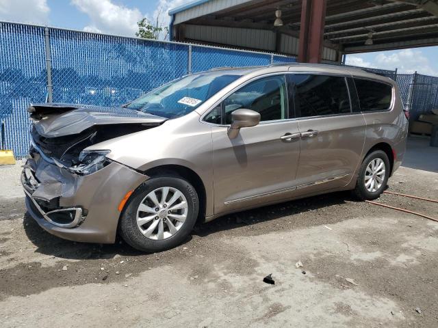 CHRYSLER PACIFICA T 2017 with VIN 2C4RC1BGXHR810610 - Photo from auction