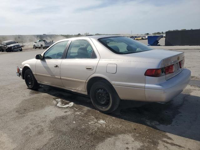 Photo 2 from auction – 2000 TOYOTA CAMRY CE with VIN 4T1BG22K5YU733157