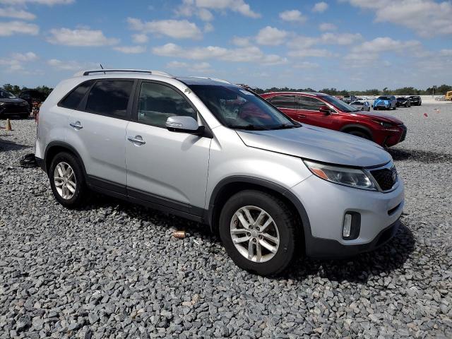Photo 4 from auction – 2015 KIA SORENTO LX with VIN 5XYKT4A61FG640165