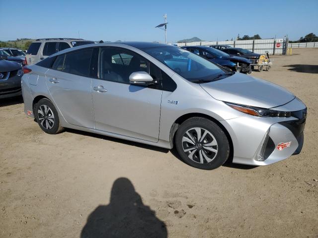 Photo 4 from auction – 2017 TOYOTA PRIUS PRIM with VIN JTDKARFP6H3004613