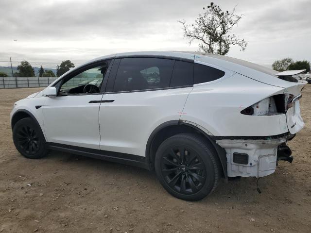 Снимка 2 от търг – 2018 TESLA MODEL X с VIN 5YJXCAE28JF138300