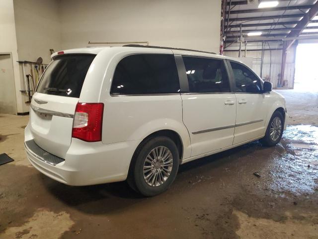 Photo 3 from auction – 2015 CHRYSLER TOWN & COU with VIN 2C4RC1BG4FR673211
