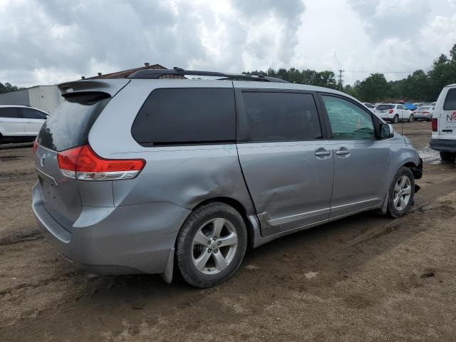Photo 3 from auction – 2013 TOYOTA SIENNA LE with VIN 5TDKK3DC4DS320532