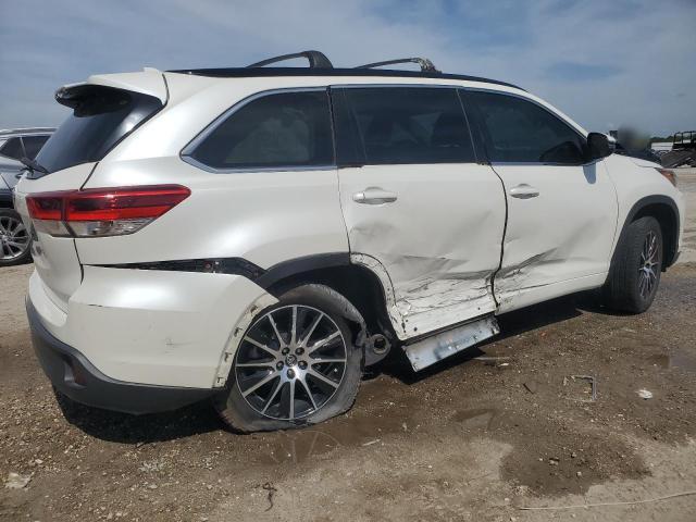 Photo 3 from auction – 2018 TOYOTA HIGHLANDER with VIN 5TDKZRFH7JS286248