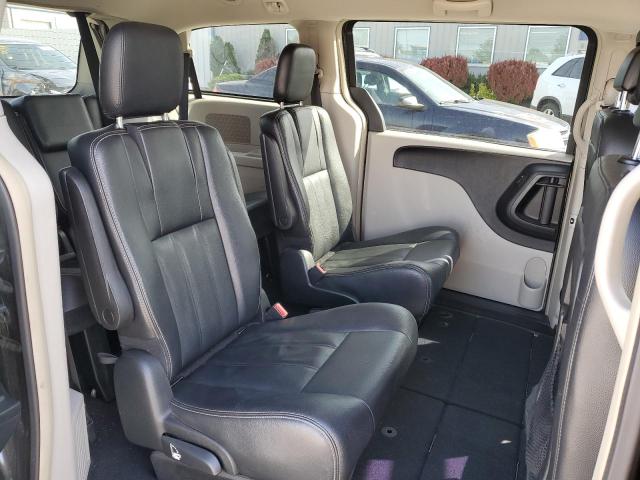 Photo 11 from auction – 2016 CHRYSLER TOWN & COU with VIN 2C4RC1BG2GR291695