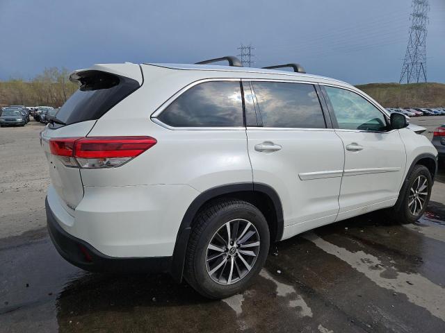 Photo 3 from auction – 2017 TOYOTA HIGHLANDER with VIN 5TDJZRFH6HS512981