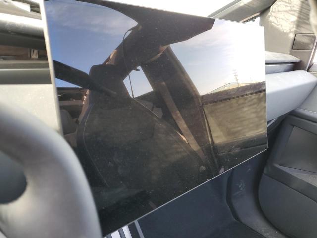 Photo 9 from auction – 2024 TESLA CYBERTRUCK with VIN 7G2CEHEE8RA037131