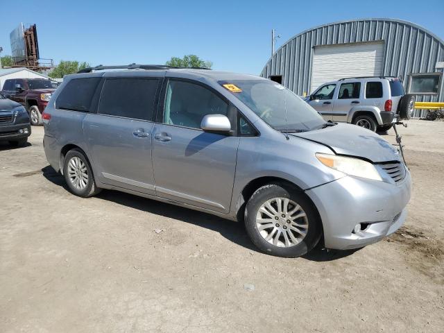Photo 4 from auction – 2013 TOYOTA SIENNA XLE with VIN 5TDYK3DC3DS318202