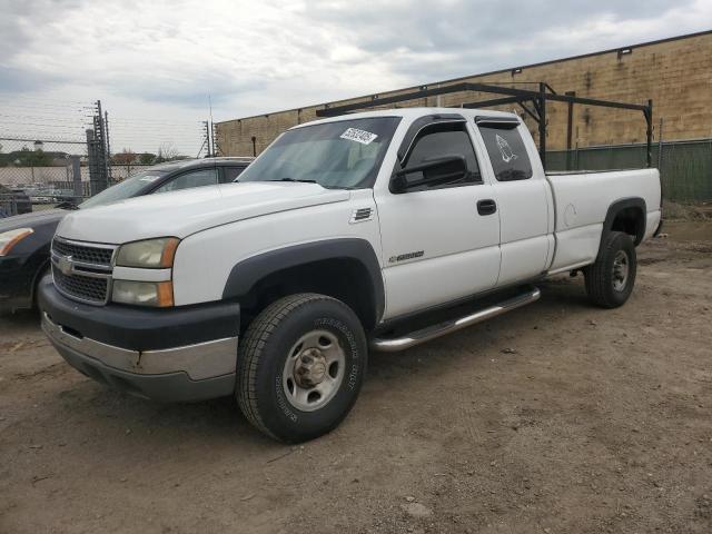 CHEVROLET SILVERADO2 2005 with VIN 1GCHC29U95E102032 - Photo from auction