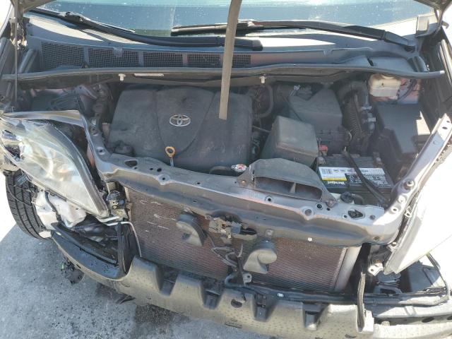 Photo 12 from auction – 2017 TOYOTA SIENNA XLE with VIN 5TDDZ3DC0HS188413